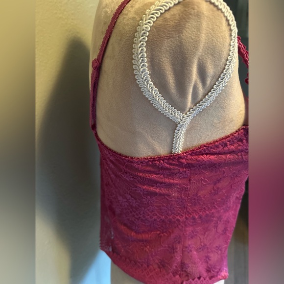 Burgundy lace lingerie camitank - Picture 5 of 10